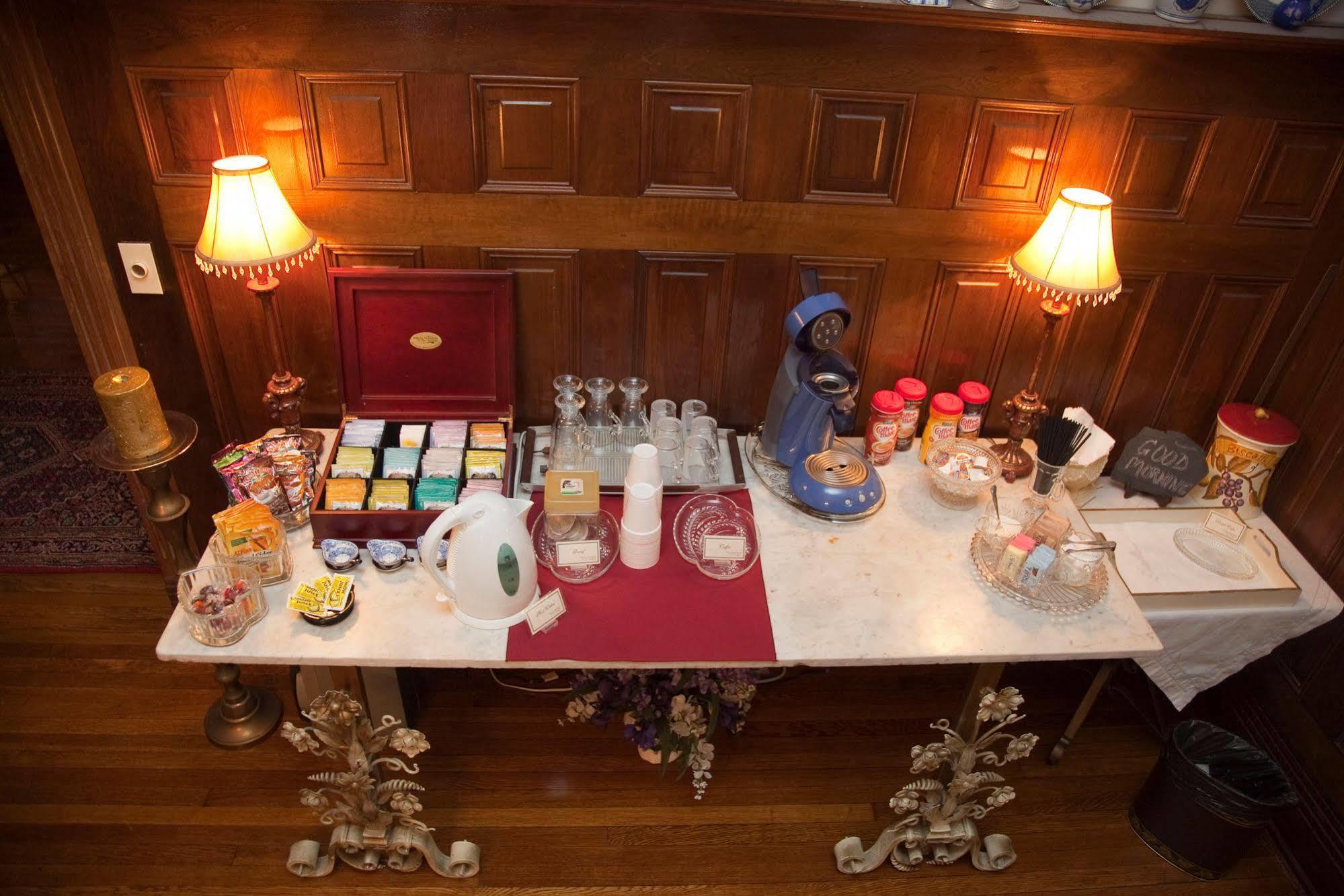Beall Mansion An Elegant Bed & Breakfast Inn อัลตัน ภายนอก รูปภาพ