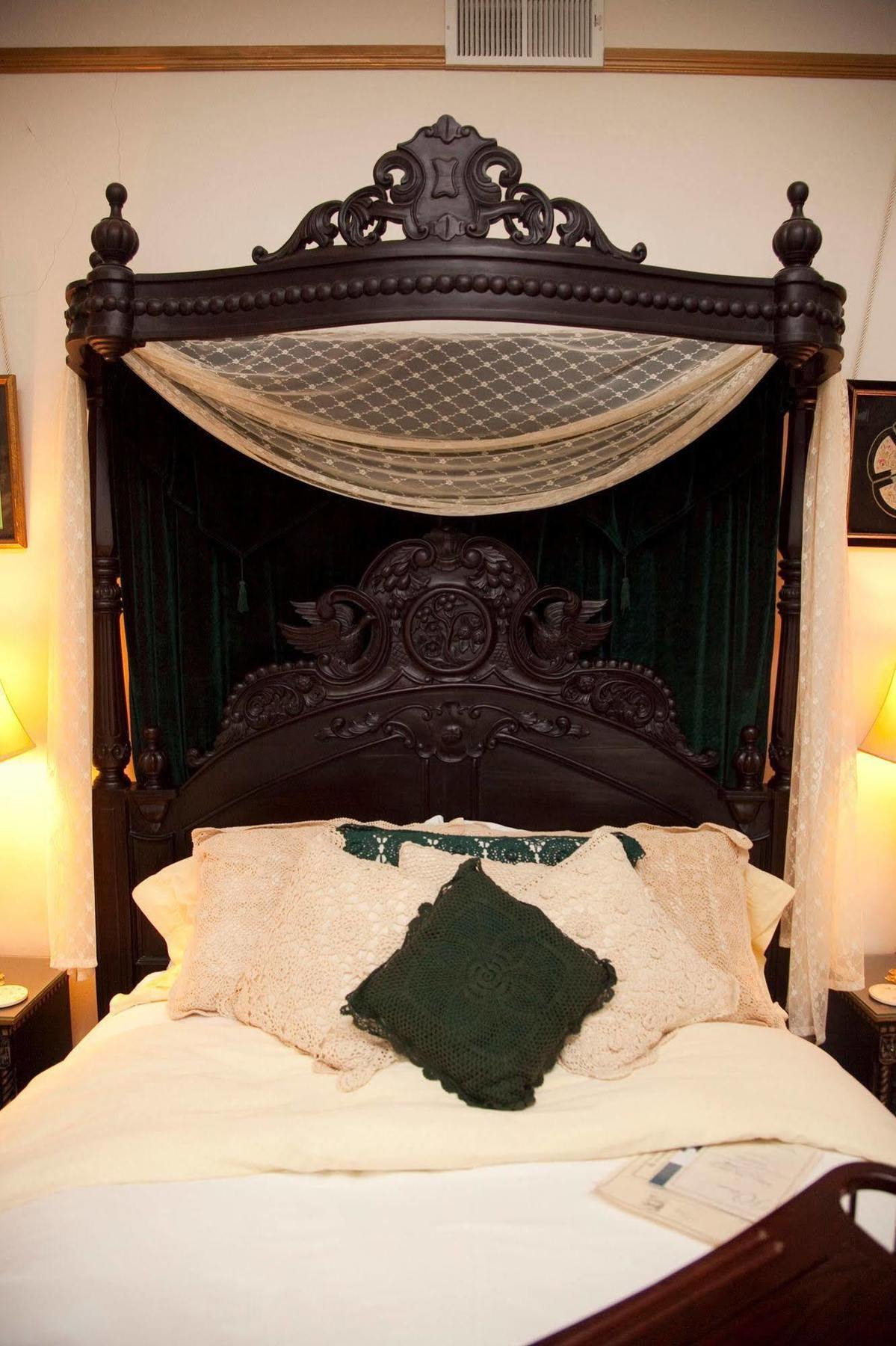 Beall Mansion An Elegant Bed & Breakfast Inn อัลตัน ภายนอก รูปภาพ